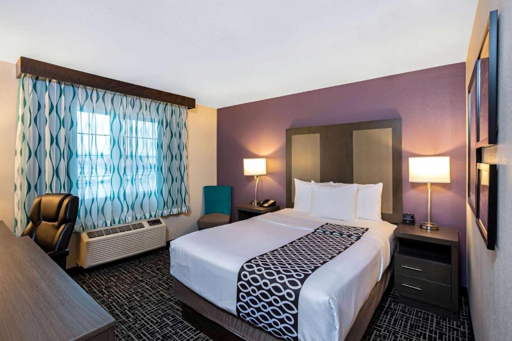 King Suite - Non-Smoking interior